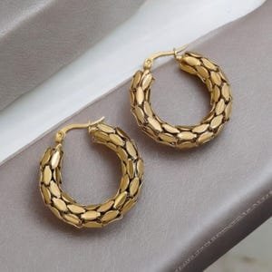Serpentine Glow Hoop Earrings